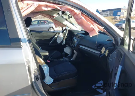 2015 Subaru Forester 2.5I Premium z USA, uszkodzony, nr VIN JF2SJADC6FH533837